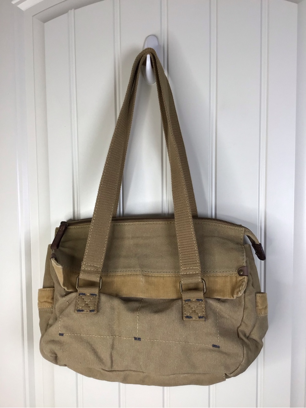 Fossil Canvas Utility Shoulder Bag Multi Pocket in Khaki. - Picture 7 of 10